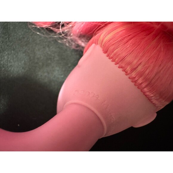 Barbie Fairytopia 2 Deco Pac Fairy Pink Hair Skin Glittery Lips Eyeshadow Doll - Picture 4 of 7